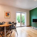 Gorgeous Rooftop 2-Bed Apt 250M To Intendente Sq