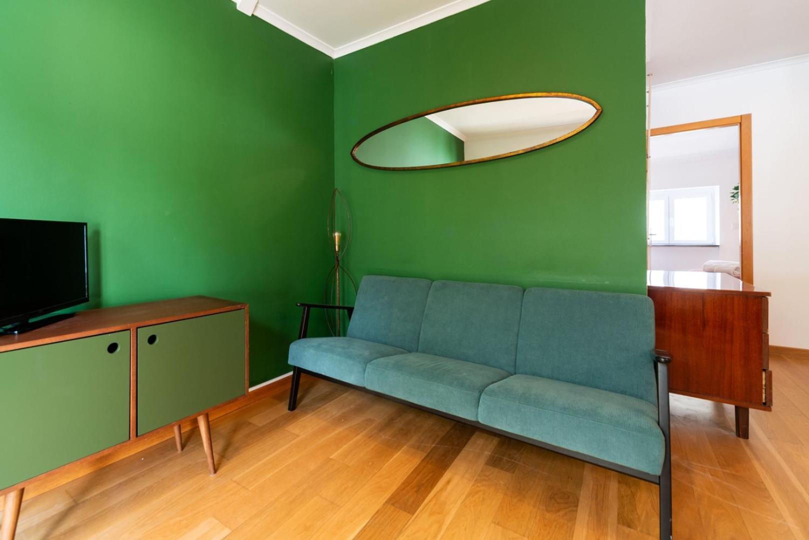 Apartment Gorgeous Rooftop 2-bed 250m To Intendente Sq Lissabon