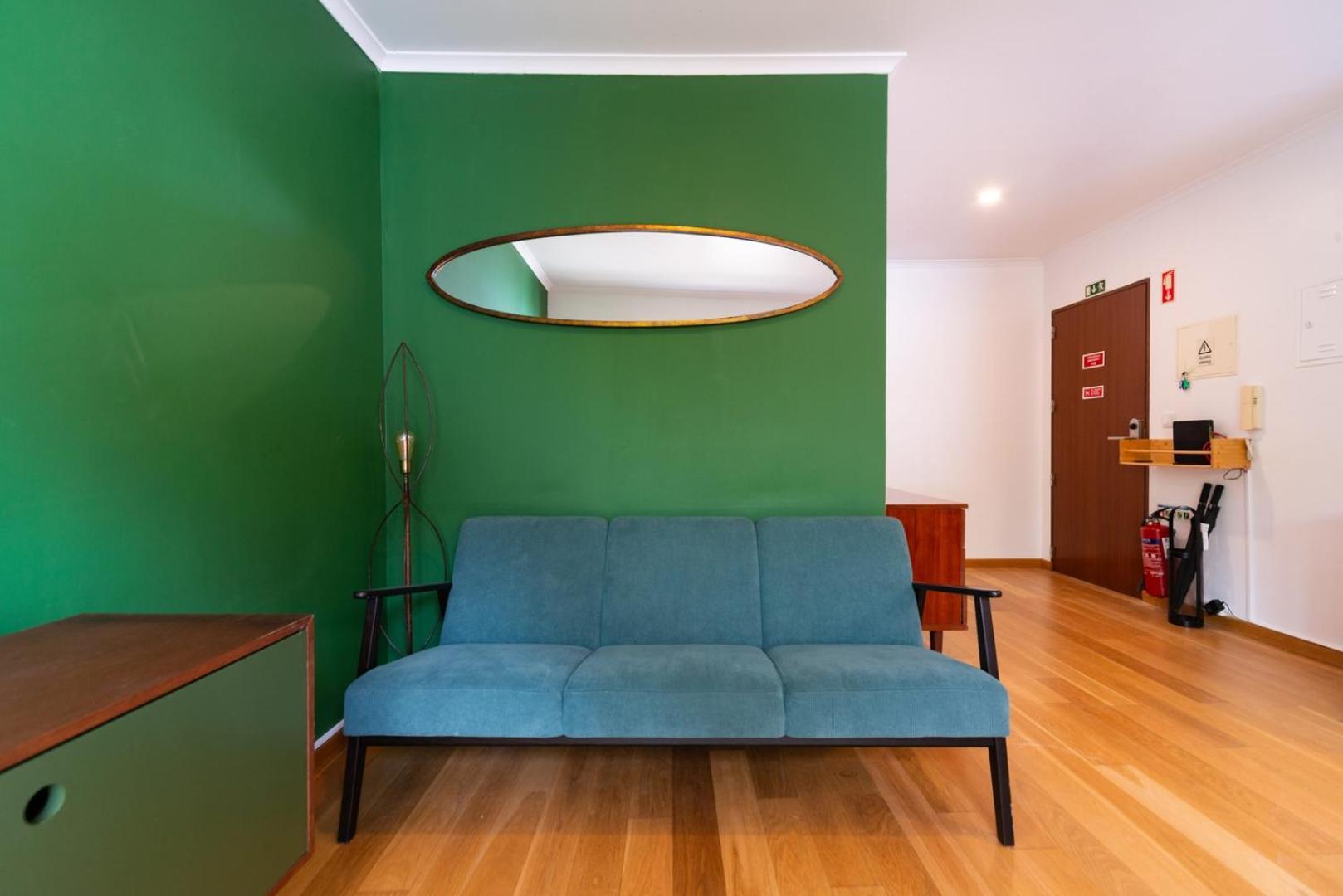 Gorgeous Rooftop 2-bed 250m To Intendente Sq Lisboa
